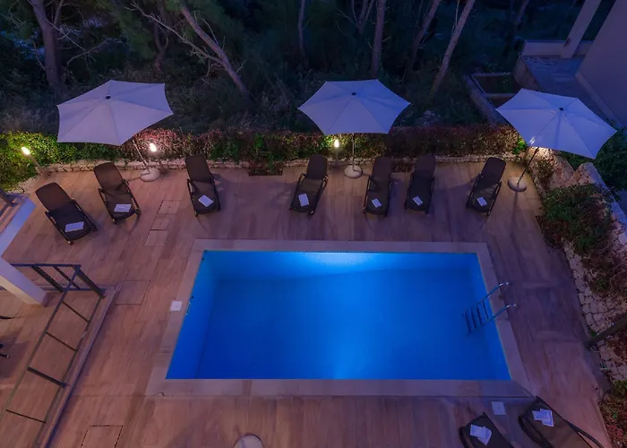 Old Mill Отель Милна