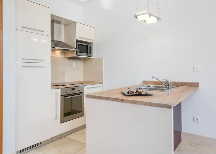 Old Mill Отель Милна